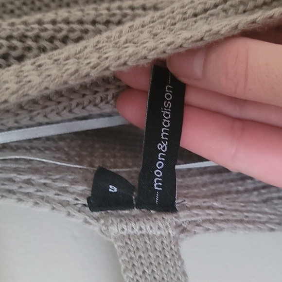 Knit over sweater - Picture 3 of 4